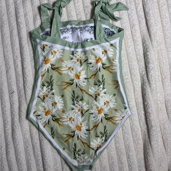 SKAYS REVERSIBLE Chic Green and White Floral One Piece - Picture 8 of 10